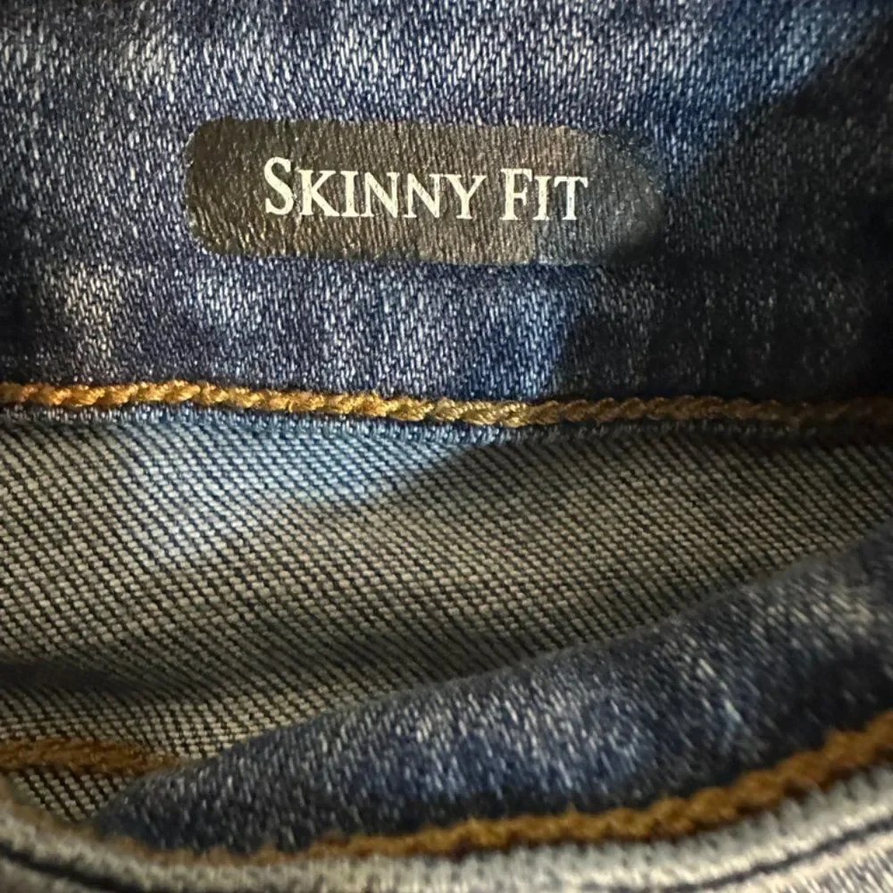 Judy Blue Jeans Size 2 Inseam 28 inches Skinny with 8.5 Blowfish Shoes